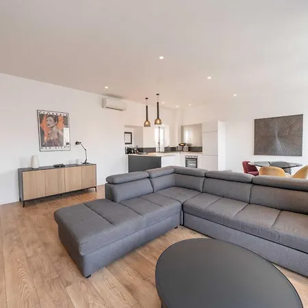Elegant - Ac- 1br-3p - *